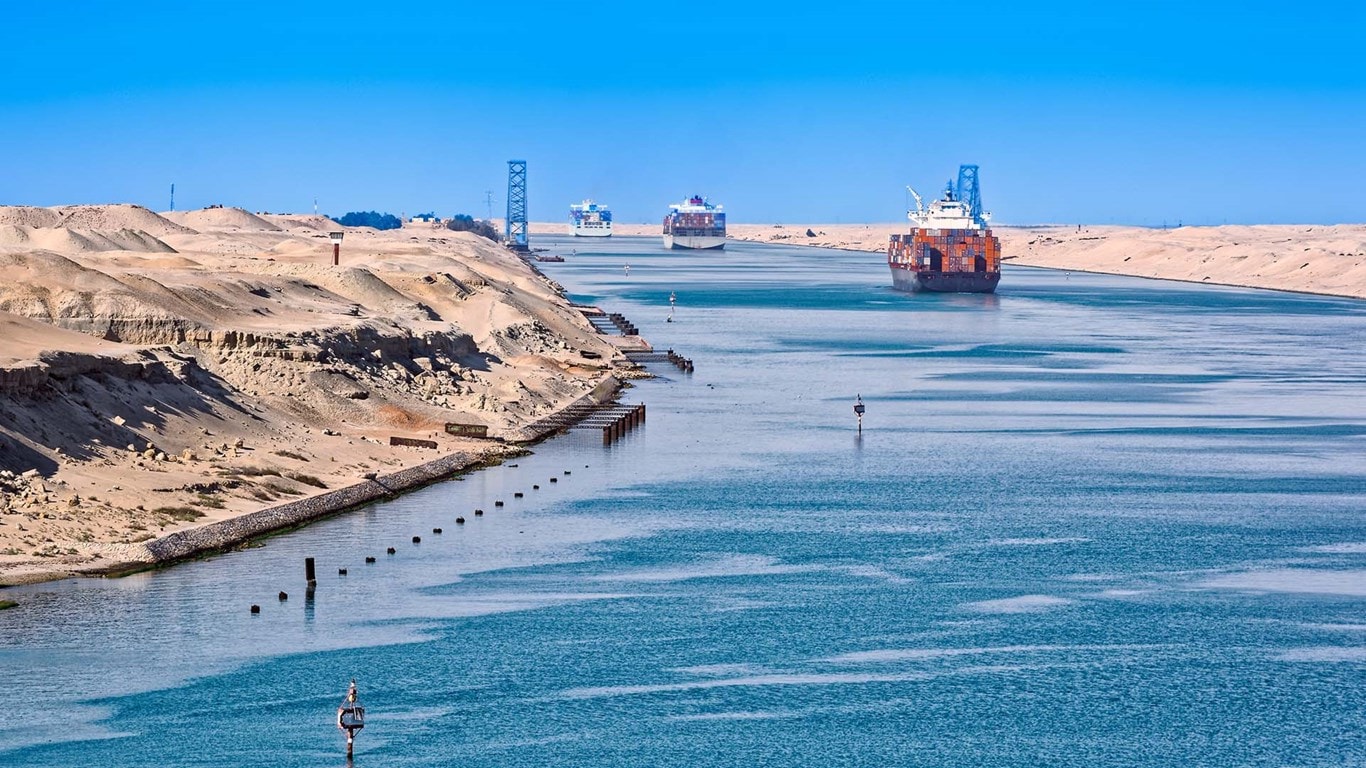 Suez-canal-1080